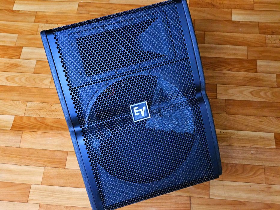 Пустой корпус от монитора ELECTRO-VOICE TX1152FM