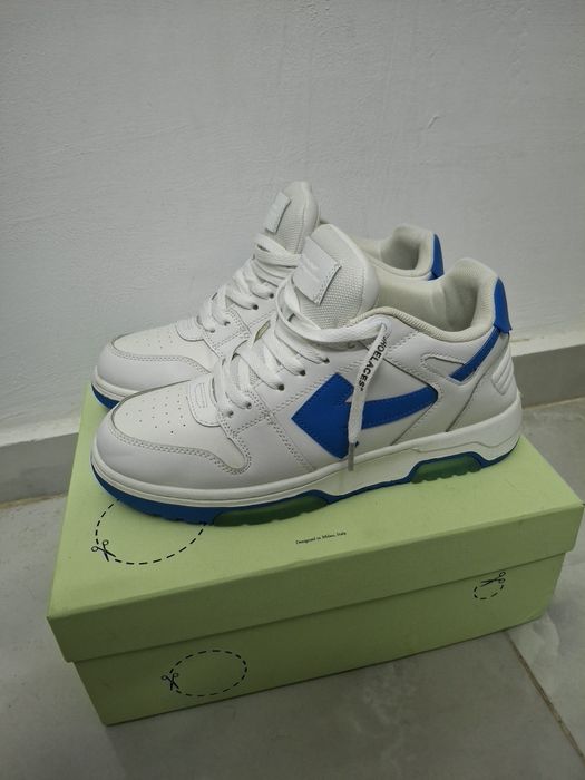 Vând off white out off office