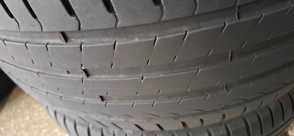225/45/18-255/40/18 п-т Pirelli 4.5mm грайфер,дот 23г.Безплатен монтаж