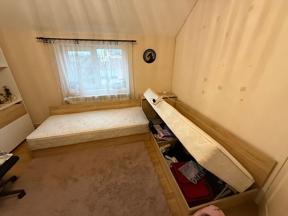 Vand 2 paturi de o persoana cu lada de depozitare si comoda