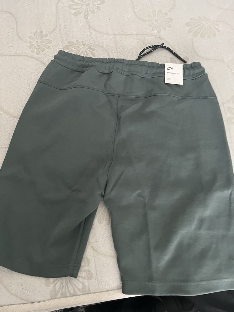Nike tech fleece shorts