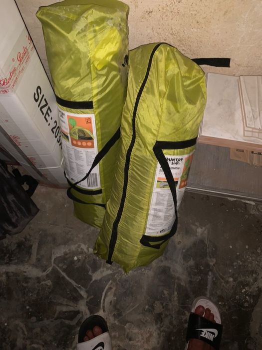 2 corturi de 4 persoane cu 3 scaune 350 lei