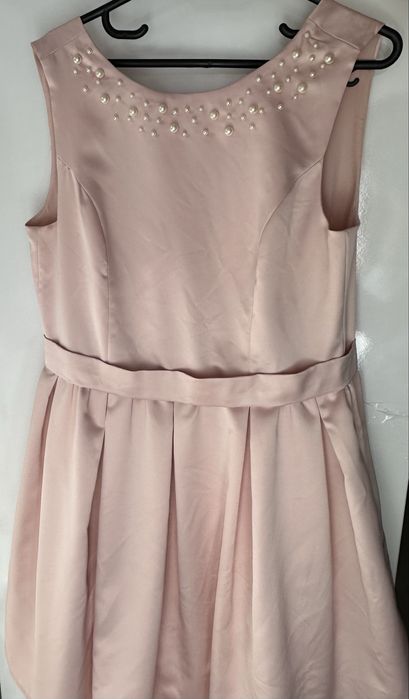 Рокля цвят пудра размер 38