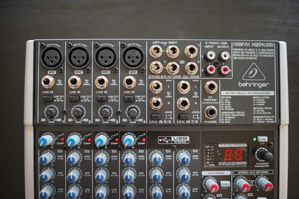 Behringer XENYX X 1204 USB Mixer