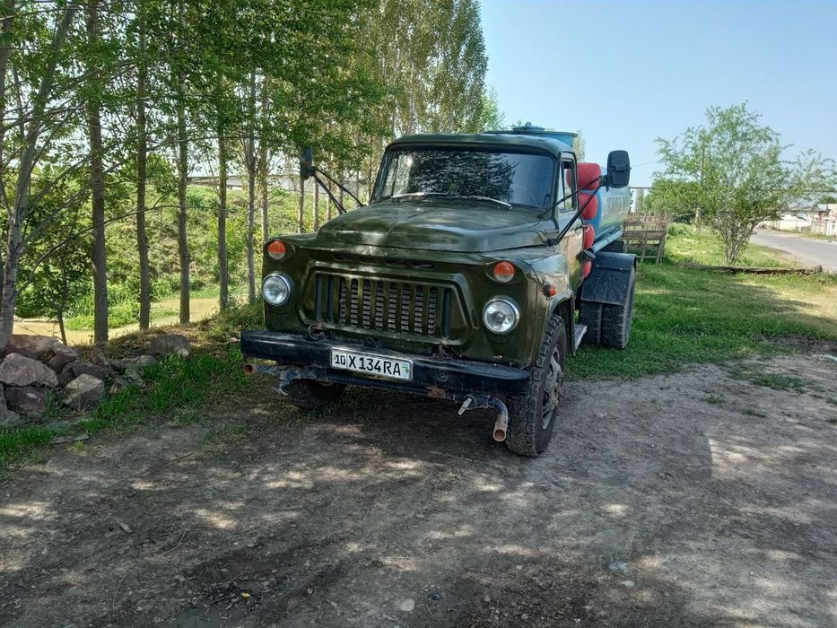 Gaz 53 1981 yil srochniy sotiladi