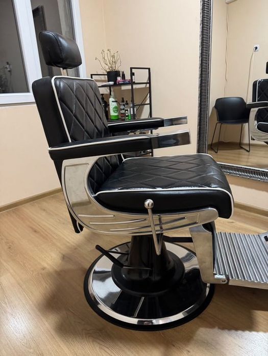 Бръснарски стол - като нов