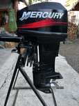 Mercury 20 hp motor barca