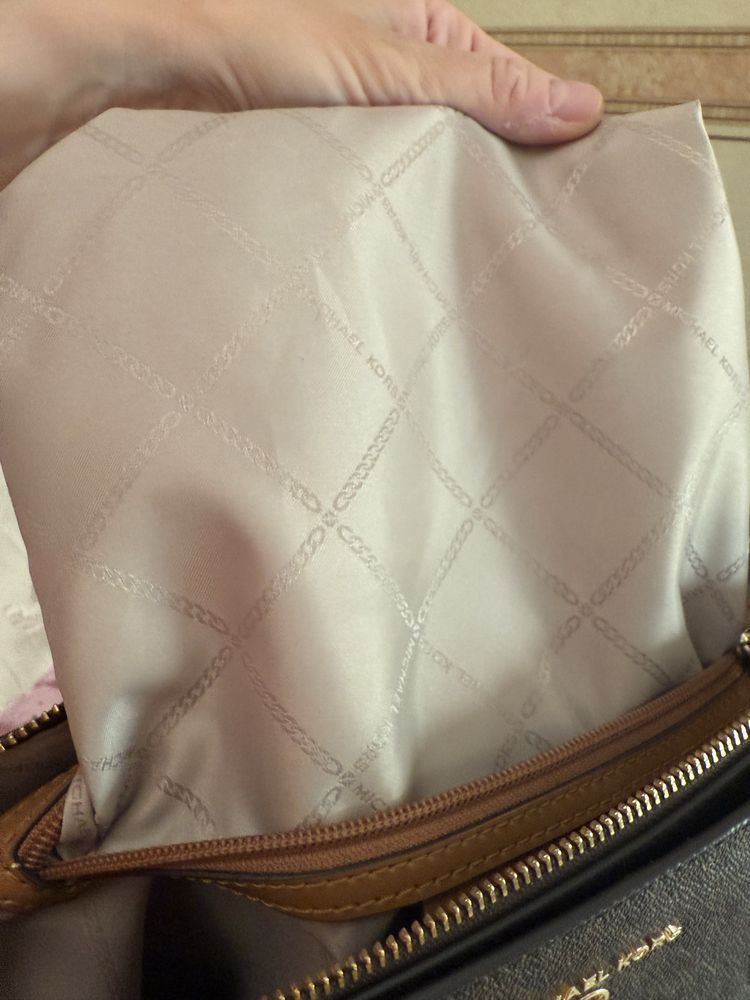 Michael Kors чанта