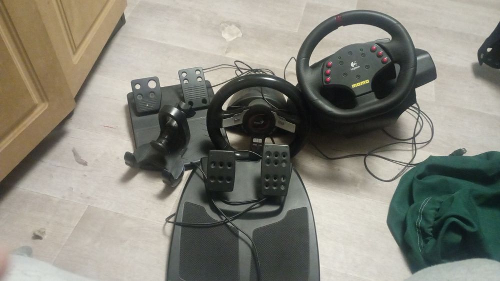 Срочно продаю не нужны они работают но когда как продаю за 2000