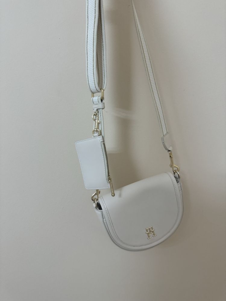 Дамска чанта Tommy hilfiger