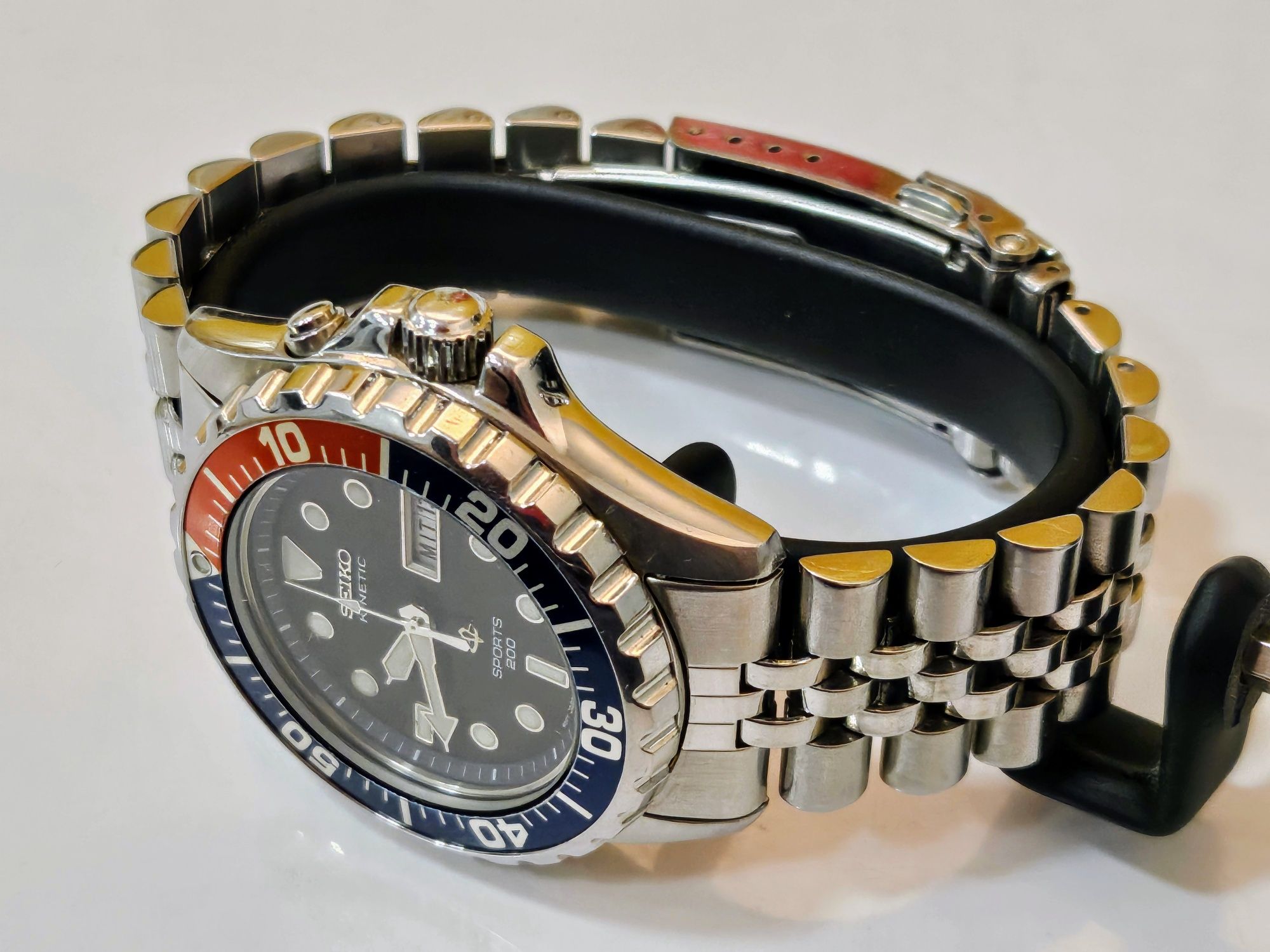 Ceas Seiko Kinetic Sports Pepsi - 42mm