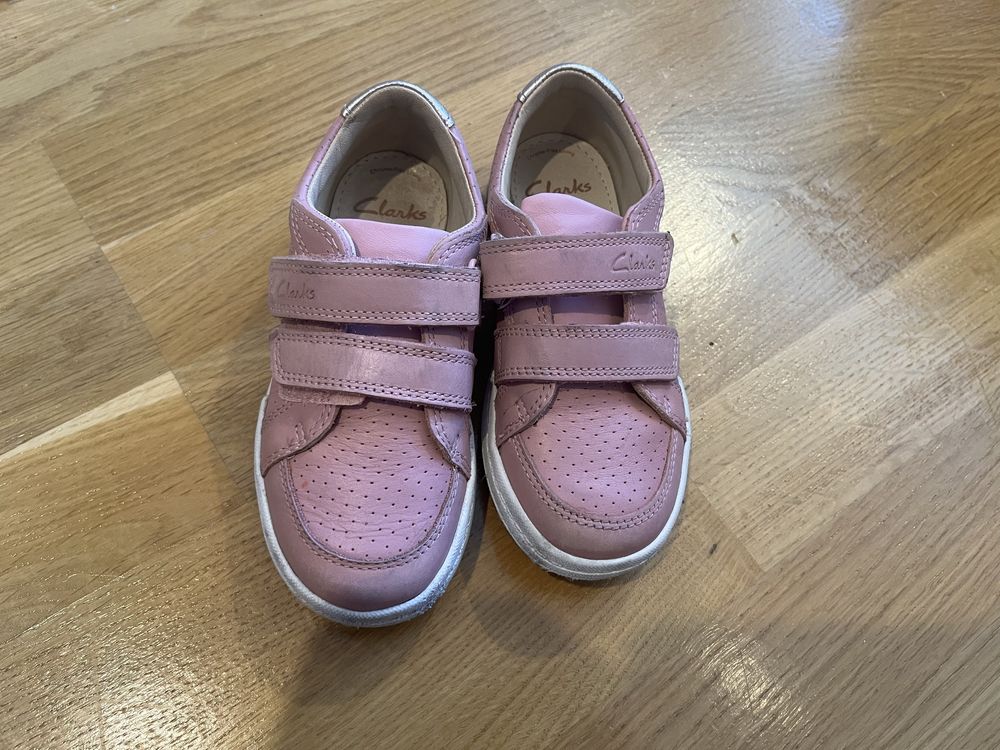 Pantofi Clarcks roz din piele, nr 28