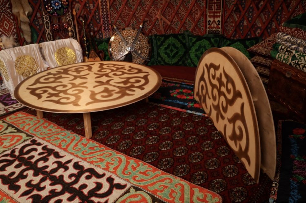 Продаю обеданный стол (складной)