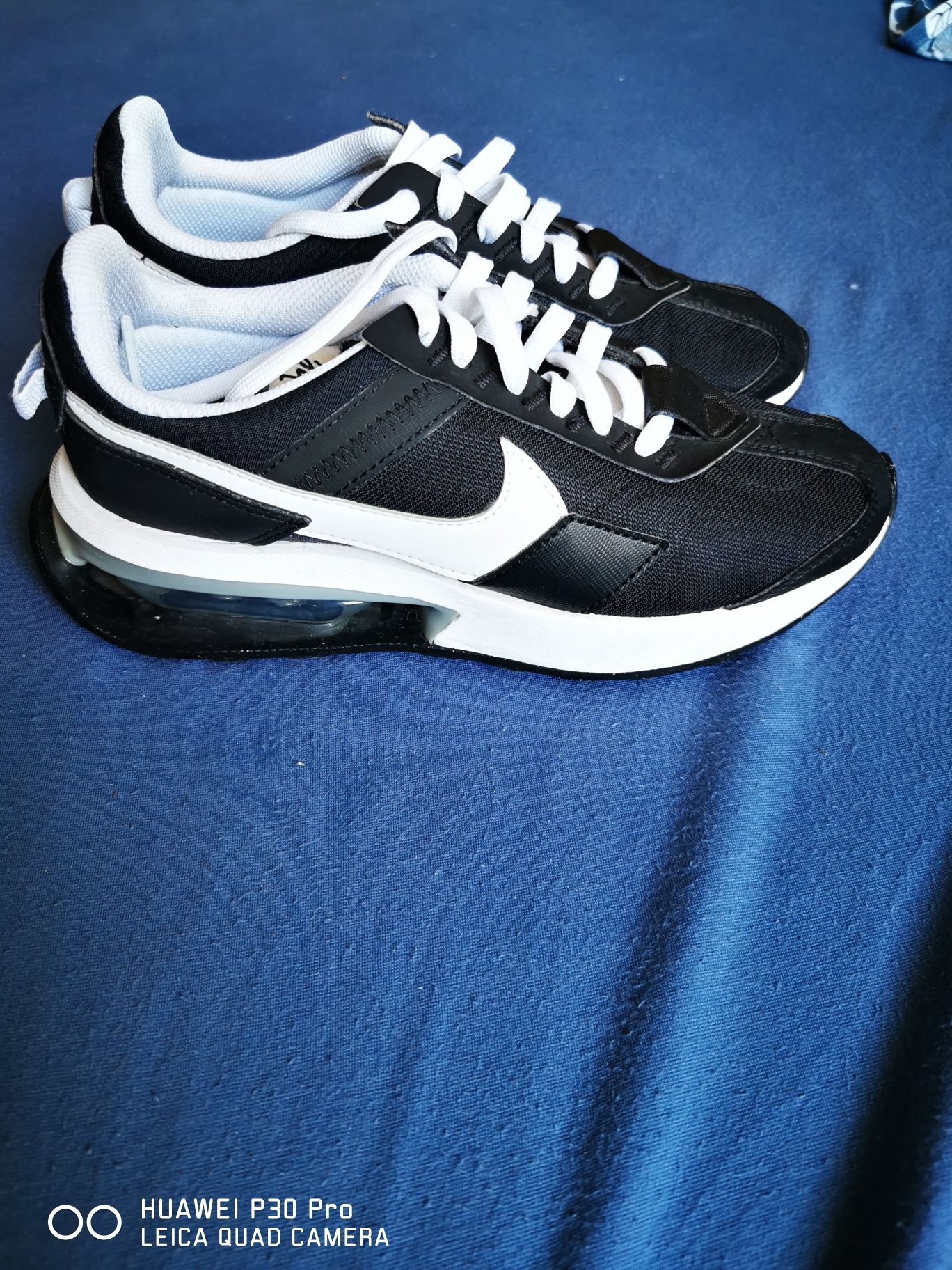 Дамски маратонки Nike