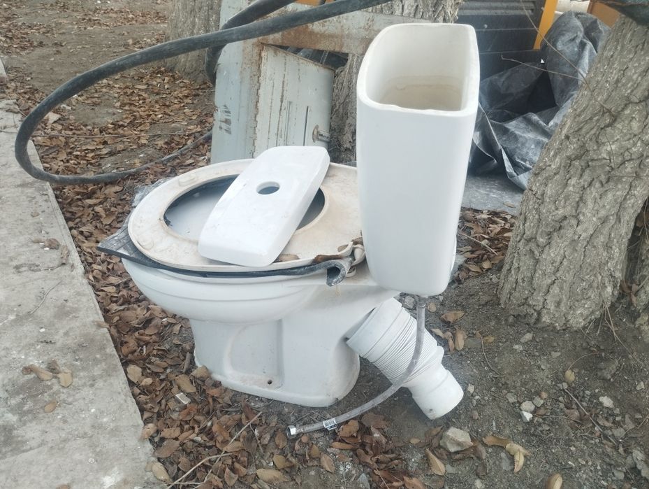 Продам унитаз б/у за 5000 тг