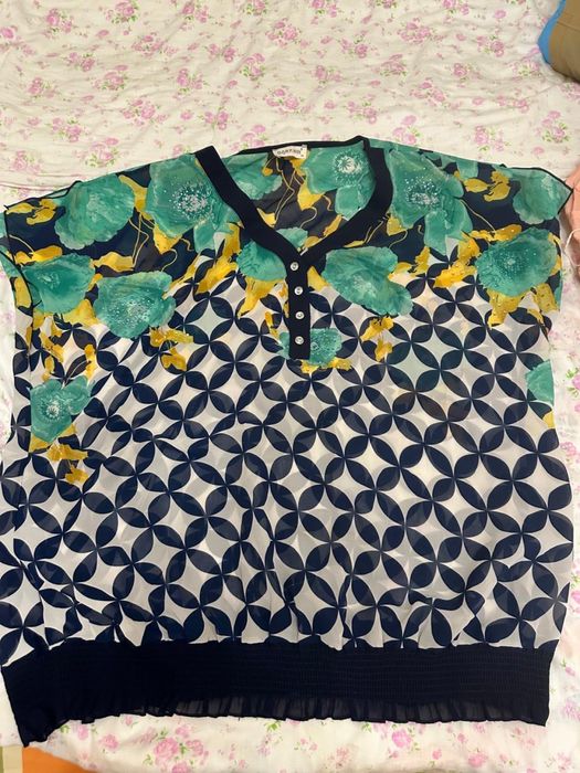 Продам блузки рр 52-54