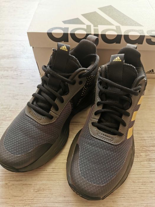 Продавам детски маратонки