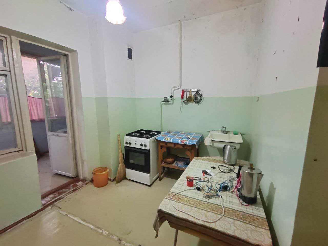 Срочно продаю. Юнусабад 17-кв, 2-к квартира, 56м²,1/5 эт. Без ремонта"