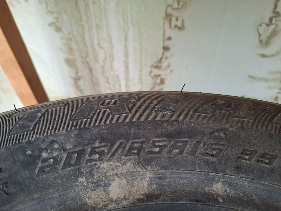 Шины в хорошем сост 15 размер