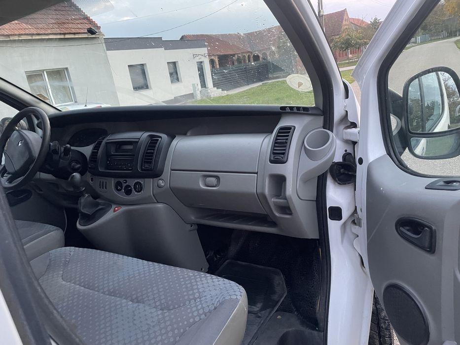 Renault traffic  , Opel vivaro , Nissan primaster