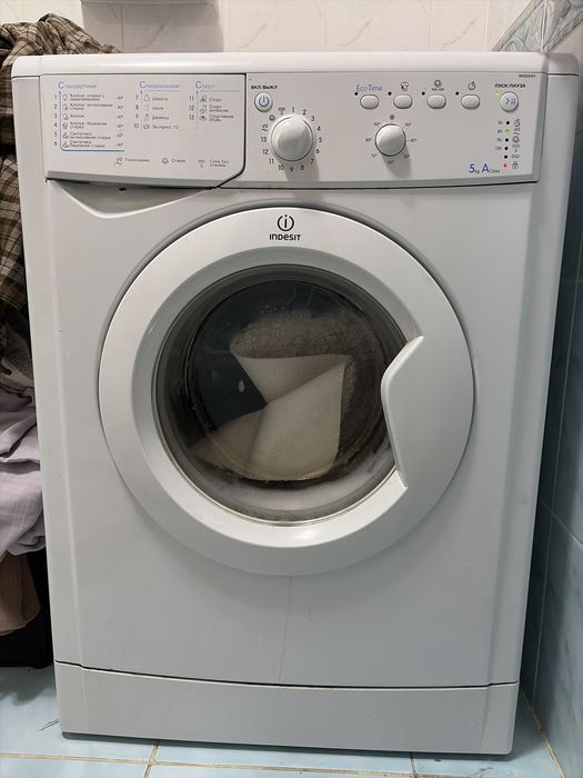 Indesit стиральная машина 5кг А класс