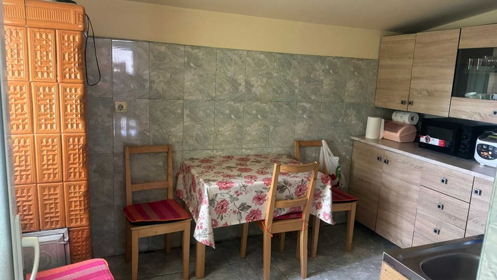 Casa solida din beton si caramida, complet utilata