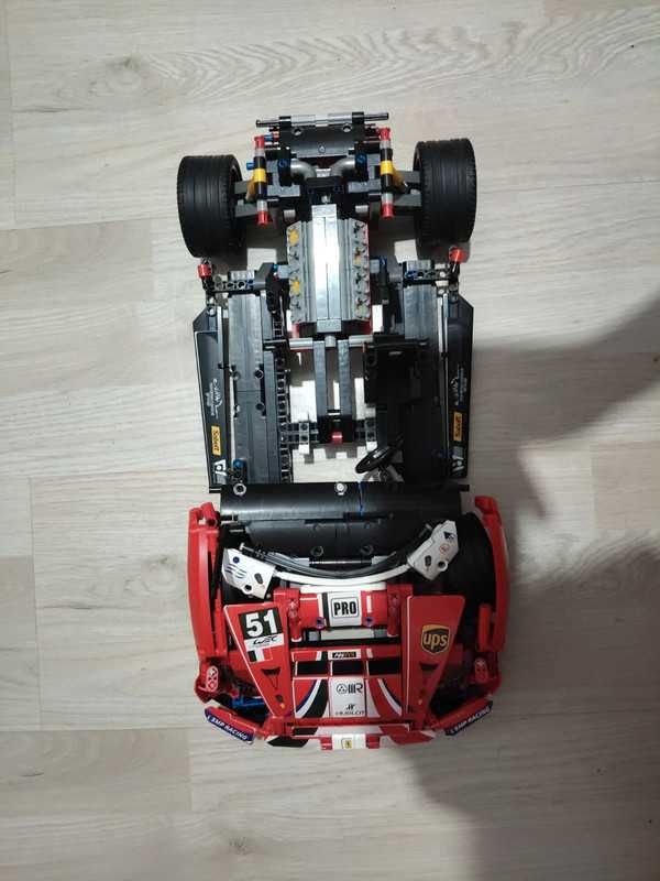 LEGO Technic Ferrari 488 GTE “AF Corse #51”
