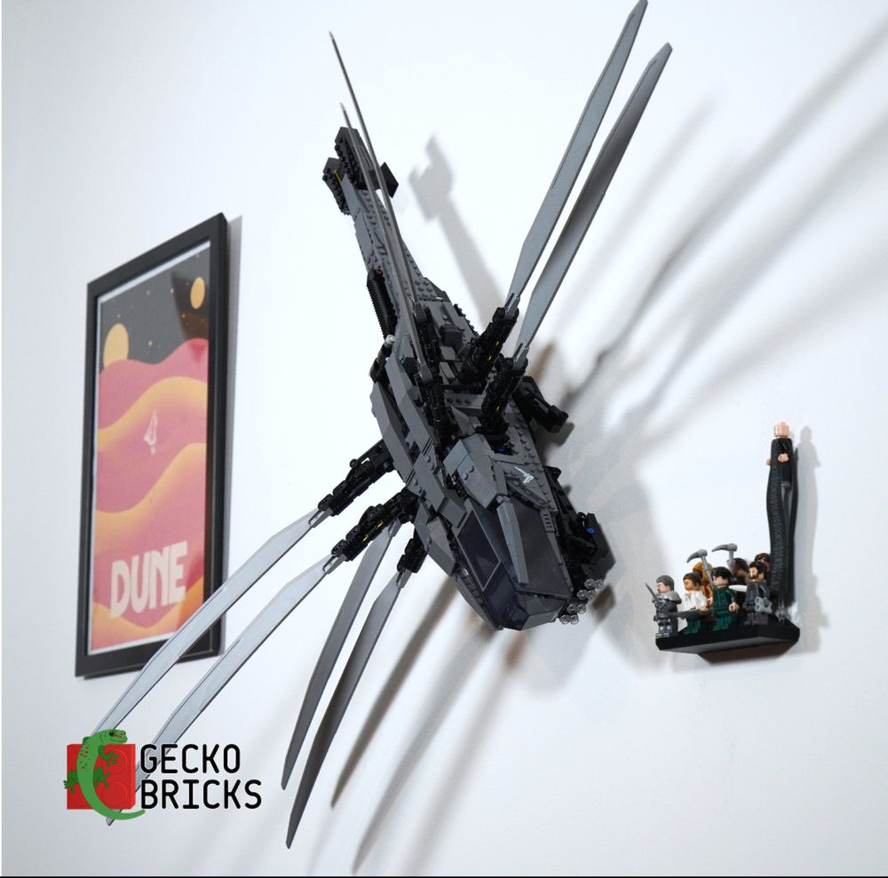 Дисплей(стойка) за стена за Лего 10327 (Lego 10327)