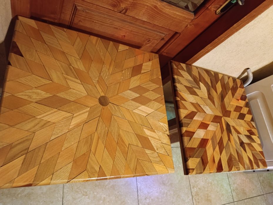 Mese  de lemn lăcuite