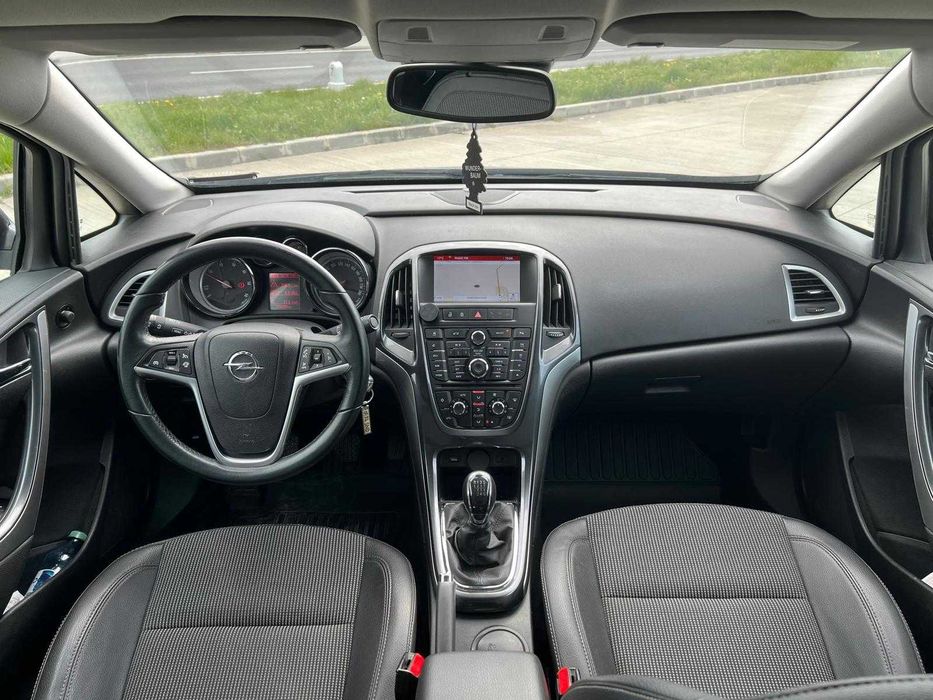Vand OPEL ASTRA SEDAN 1.6. CDTI EURO 6 impecabil tehnic si estetic