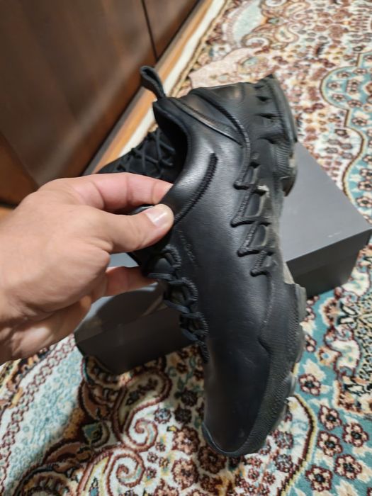 Продаются Кроссовки ecco