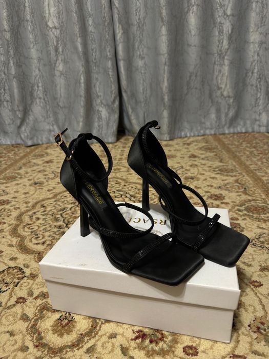 Босоножки летние