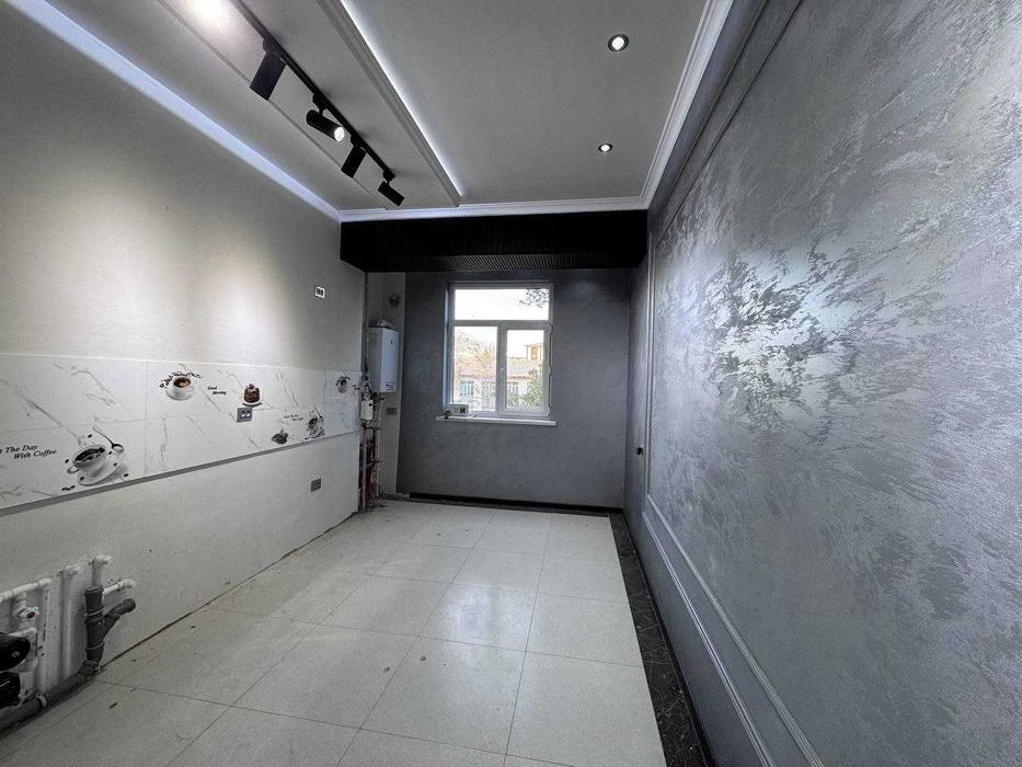 2 хоналик квартира 4 этаж, тожмахал орка томонида жойлашган