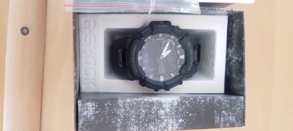 ЧАСОВНИК CASIO G-SHOCK GBA-900-1AER Със 2 години гаранция