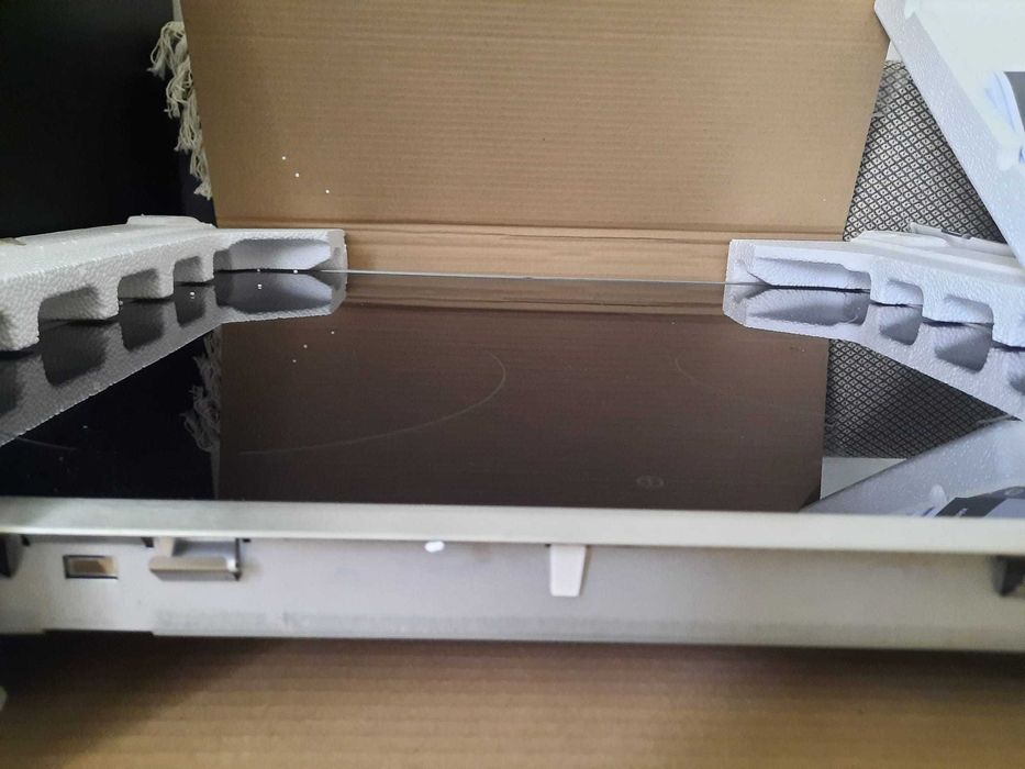 Plita incorporabila Electrolux EHF6240XXK, Electrica, Vitroceramica