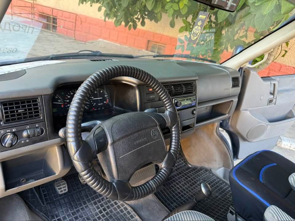 vw caravelle 2.5 tdi 102к.с