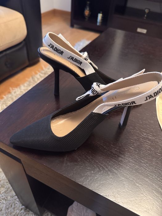 Pantofi purtati o singura data