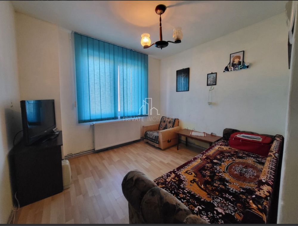 Vanzare Apartament Mobilat cu 3 camere pe Crizantemelor- Pret Redus