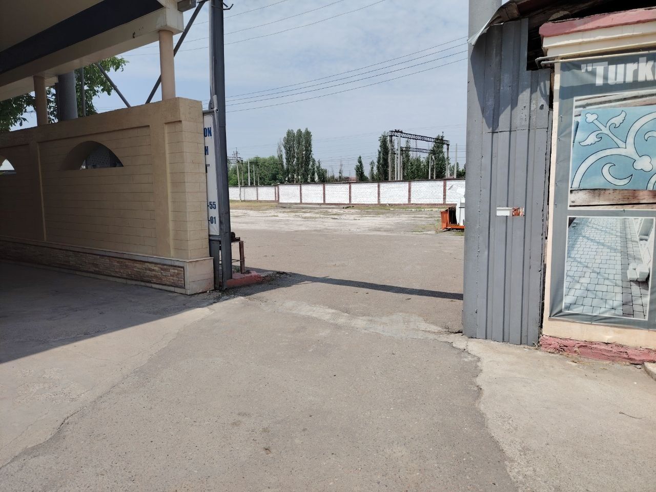 Зангиота туманида М-34 трассада 70 сотокли база ижарага берилади