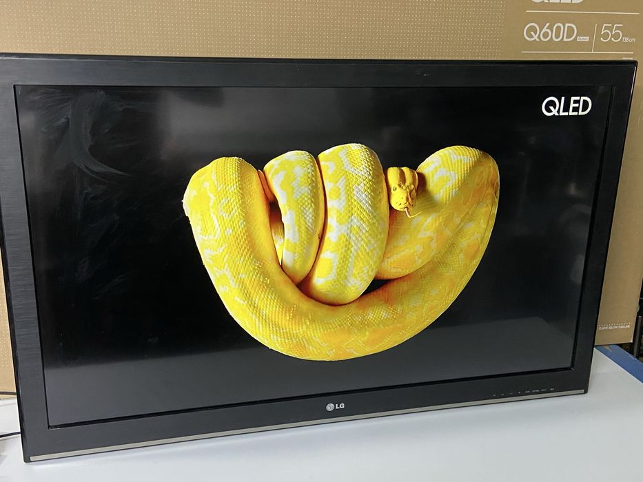 Телевизор LG оригинал 42CS460T