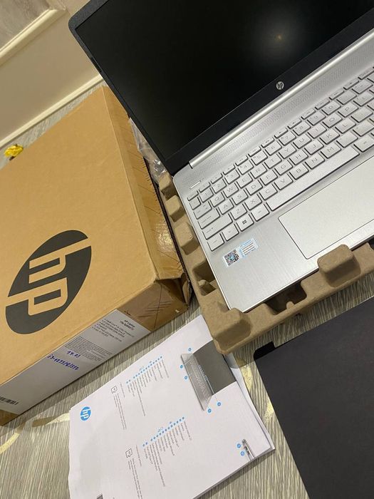HP i5 сотилади состоянияси янги. 3-4 соат ишлатилган холос.