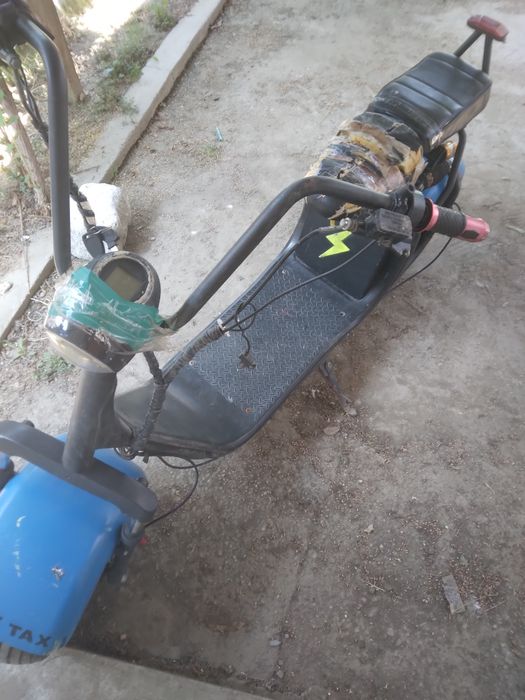 Vând scuter electric