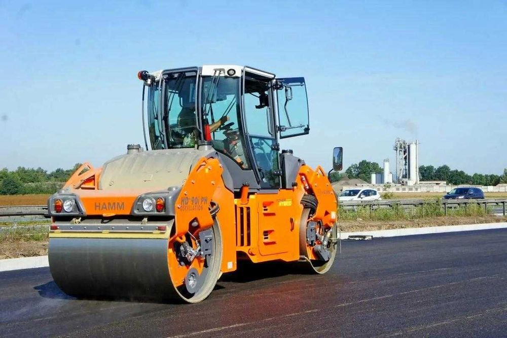 Экскаватор Develon объем ковша 1 м³