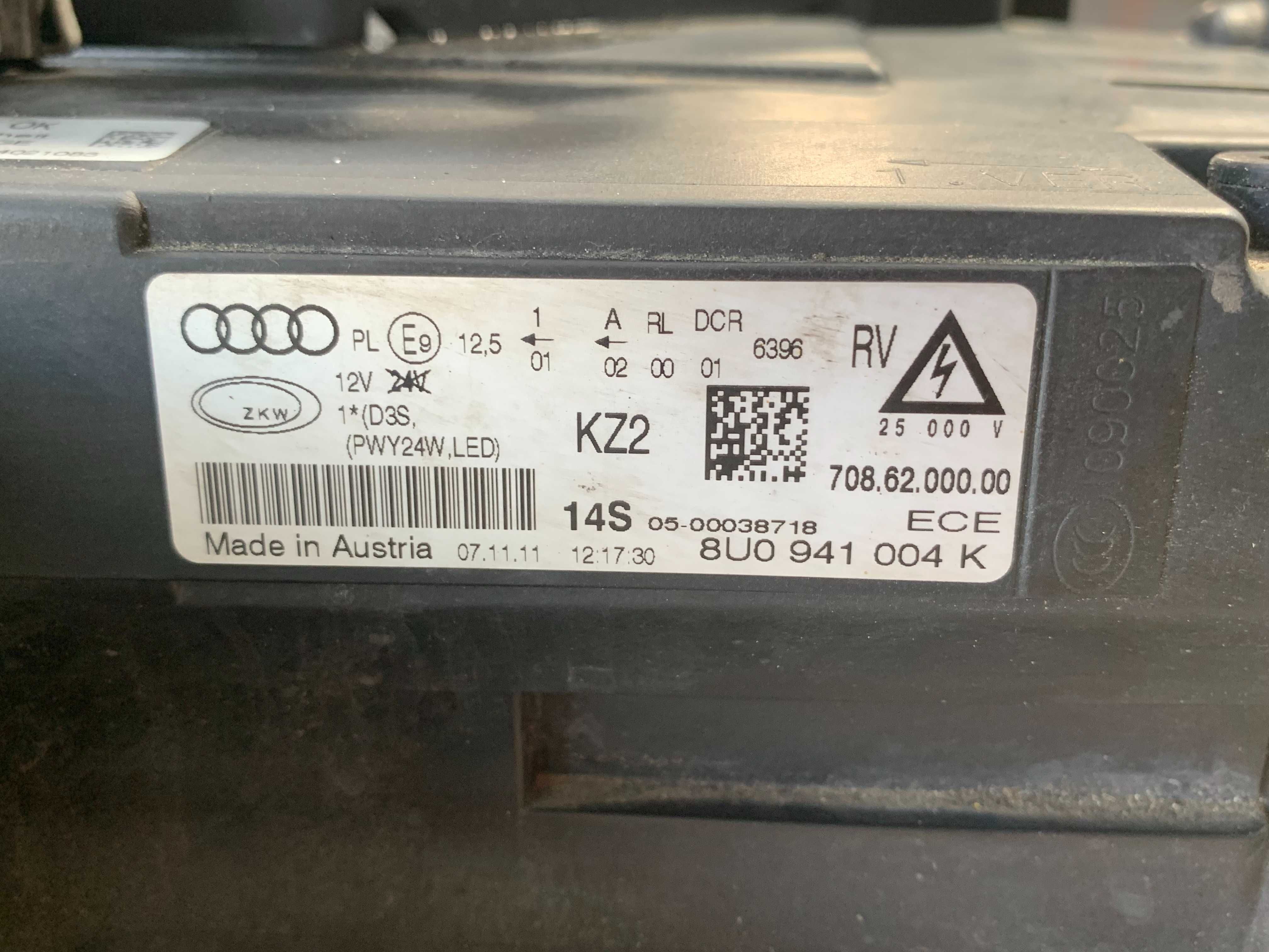 Far dreapta bixenon adaptiv Audi Q3 cod 8U0941004K