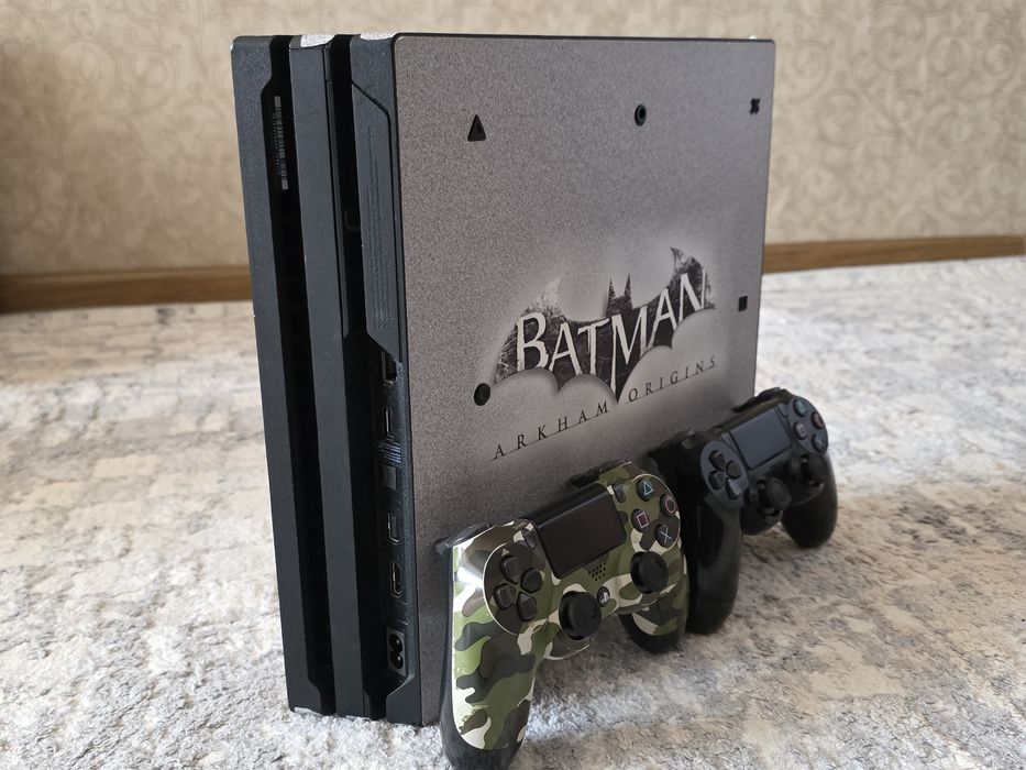 Продам  Sony Playstation 4 PRO! Gta5 / Fc25 / UFC / MK