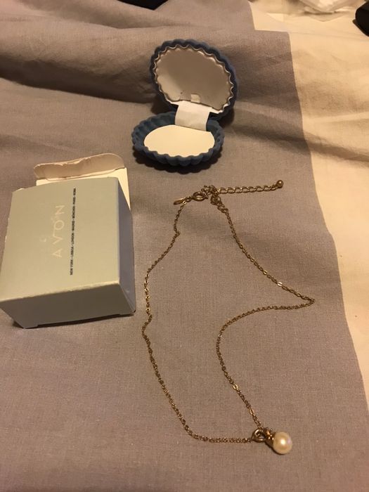 Колие от Avon