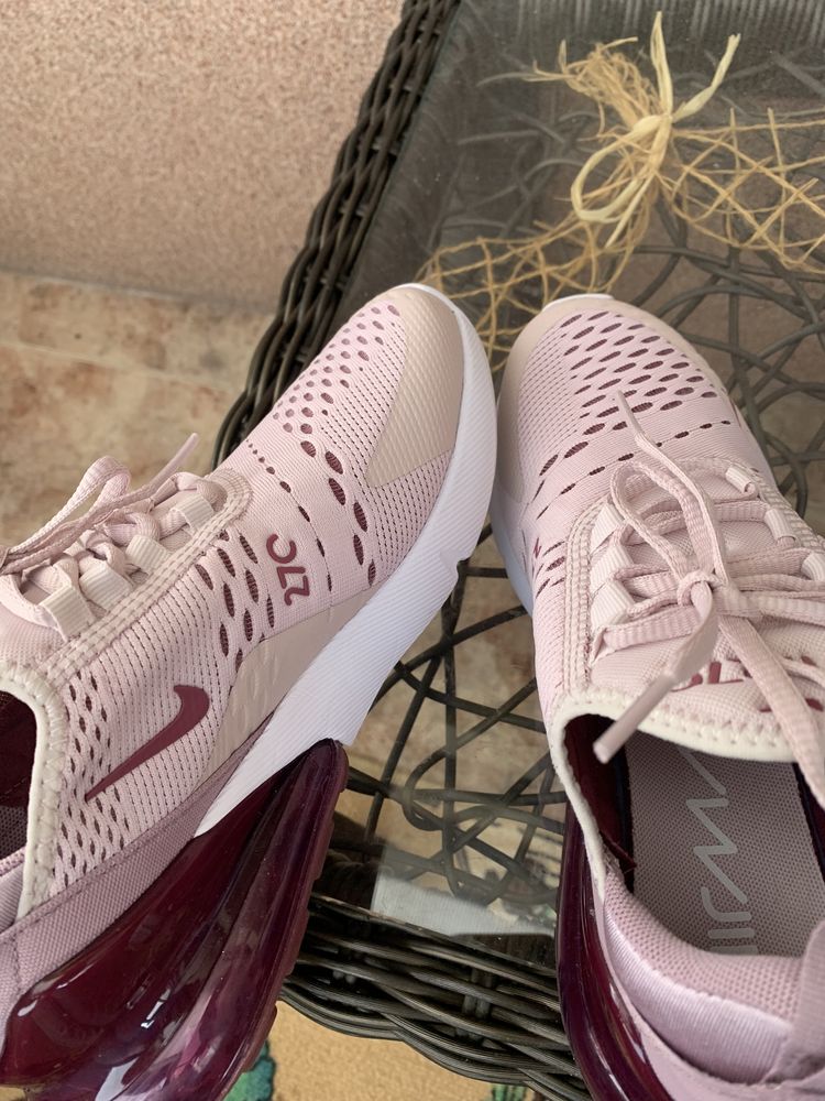 Маратонки Nike Air270
