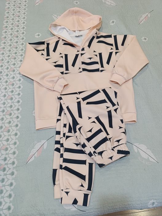 Спортивный костюм женский.