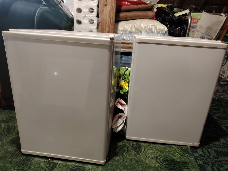 Мини бар два броя- работят без проблем