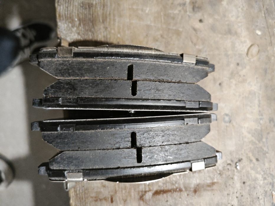 Колодки тормозные задние на KIA CARNIVAL